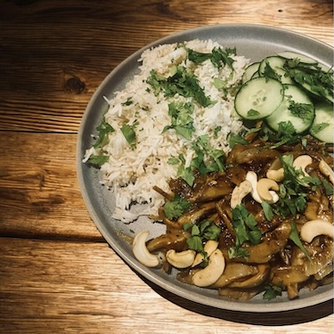 assiette de pleurotes gris façon butterchicken
